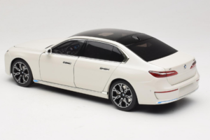 BMW i7 G70 White Metallic Minichamps 1:18 110023200 Metalas - nuotrauka 7 iš 8