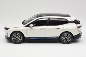 BMW iX Alpine White Minichamps 1:18 110023102 Metalas - nuotrauka 4 iš 8