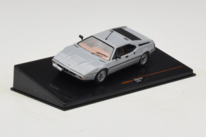 BMW M1 Pilkas IXO 1:43 CLC602N Metalas - nuotrauka 2 iš 4