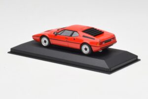 BMW M1 Raudonas Minichamps 1:43 430025022 Metalas - nuotrauka 3 iš 4