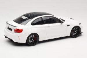 BMW M2 CS F87 Baltas su juodais ratlankiais Minichamps 1:18 155021025 Metalas - nuotrauka 2 iš 6