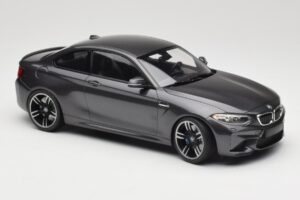 BMW M2 F87 Grey Metallic Minichamps 1:18 155026102 Metalas - nuotrauka 4 iš 6