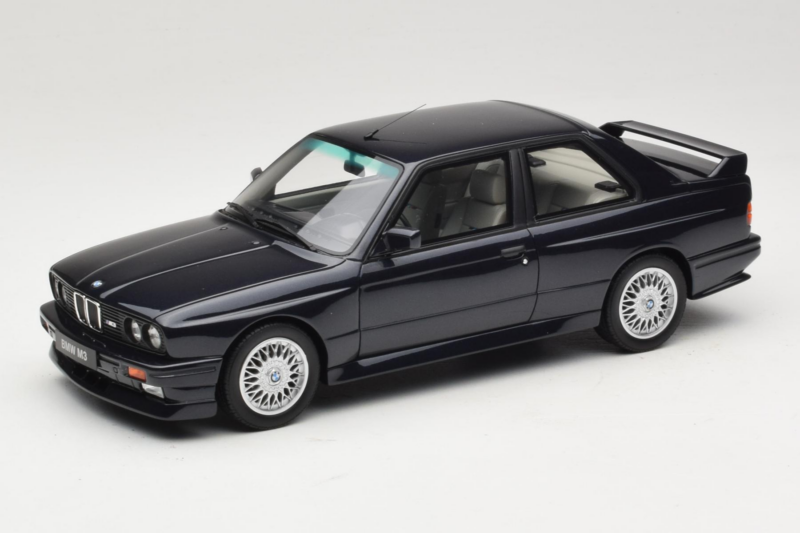 BMW M3 E30 Europameister Macau Blue Otto 1:18 OT1216 Metalas