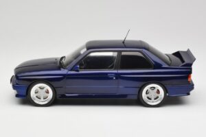BMW M3 E30 Macau Blue IXO 1:18 18CMC122 Metalas - nuotrauka 3 iš 6