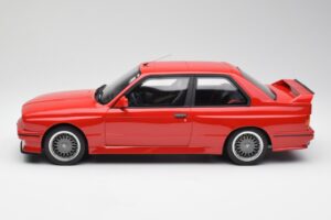 BMW M3 E30 Sport Evolution Raudonas Otto 1:12 G033 Derva - nuotrauka 3 iš 6