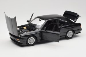 BMW M3 E30 Black Metallic Minichamps 1:18 180020306 Metalas - nuotrauka 2 iš 8