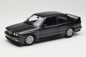 BMW M3 E30 Black Metallic Minichamps 1:18 180020306 Metalas