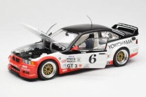 BMW M3 E36 GTR #0 B. Auberlen / M. Simo / P. Cunningham Daytona 24 Hours 1998 UT Models 1:18 39816 Metalas - nuotrauka 2 iš 8