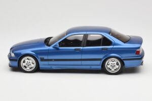BMW M3 E36 Sedanas Mėlynas Otto 1:18 OT1082 Derva - nuotrauka 3 iš 6
