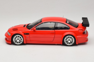 BMW M3 E46 GTR Street Raudonas Minichamps 1:18 100012101 Metalas - nuotrauka 4 iš 8