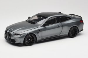 BMW M4 G82 Pilkas Metallic Minichamps 1:18 113020124 Metalas