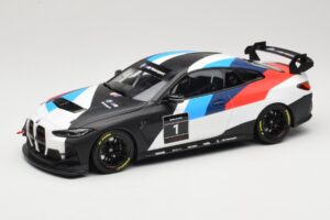 BMW M4 G82 GT4 #1 Presentation 2022 Otto 1:18 OT1228 Derva