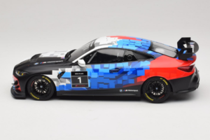 BMW M4 GT4 #1 Presentation 2024 Otto 1:18 OT1125 Derva - nuotrauka 3 iš 6
