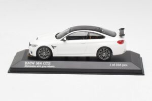 BMW M4 GTS F82 Baltas Su Pilkais Ratais Minichamps 1:43 410025221 Metalas
