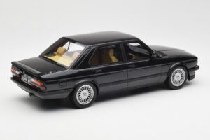 BMW M5 E28 Diamond Juodas Otto 1:18 OT184 Derva - nuotrauka 2 iš 6