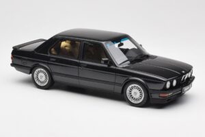 BMW M5 E28 Diamond Juodas Otto 1:18 OT184 Derva - nuotrauka 4 iš 6