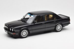 BMW M5 E28 Diamond Juodas Otto 1:18 OT184 Derva