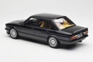 BMW M5 E28 Diamond Juodas Otto 1:18 OT184 Derva - nuotrauka 5 iš 6