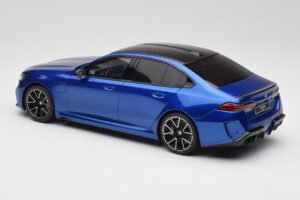 BMW M5 G90 Marina Bay Blue Metallic GT Spirit 1:18 GT507 Derva - nuotrauka 5 iš 6
