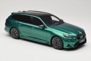 BMW M5 G99 Competition Touring Isle of Man Green GT Spirit 1:18 GT509 Derva - nuotrauka 4 iš 6