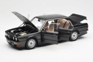 BMW M535i E28 Diamond Juodas AUTOart 1:18 75162 Metalas - nuotrauka 2 iš 8