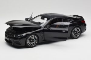 BMW M8 F92 Safyro Juodas Minichamps 1:18 110029021 Metalas - nuotrauka 2 iš 8