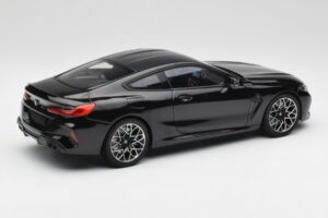 BMW M8 F92 Safyro Juodas Minichamps 1:18 110029021 Metalas - nuotrauka 3 iš 8