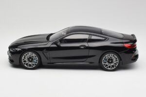 BMW M8 F92 Safyro Juodas Minichamps 1:18 110029021 Metalas - nuotrauka 4 iš 8