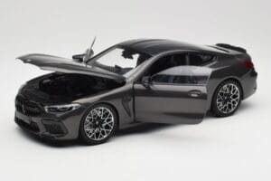 BMW M8 F92 Grey Metallic Minichamps 1:18 110029022 Metalas - nuotrauka 2 iš 8