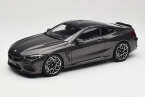 BMW M8 F92 Grey Metallic Minichamps 1:18 110029022 Metalas