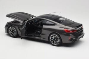 BMW M8 F92 Grey Metallic Minichamps 1:18 110029022 Metalas - nuotrauka 5 iš 8