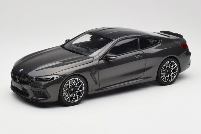 BMW M8 F92 Grey Metallic Minichamps 1:18 110029022 Metalas