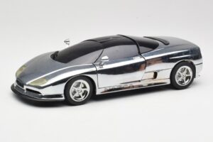 BMW Nazca M12 Chrome Silver Revell 1:18 08916 Metalas