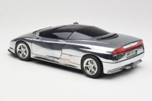 BMW Nazca M12 Chrome Silver Revell 1:18 08916 Metalas - nuotrauka 7 iš 8