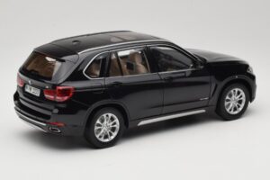 BMW X5 E70 Sapphire Black Paragon 1:18 PA-97071 Metalas - nuotrauka 3 iš 8