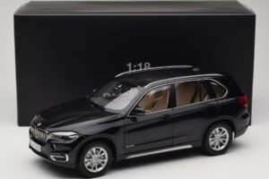 BMW X5 E70 Sapphire Black Paragon 1:18 PA-97071 Metalas - nuotrauka 8 iš 8