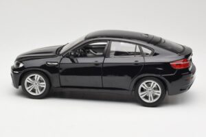 BMW X6 M E71 Juodas Bburago 1:18 18-12081 Metalas - nuotrauka 4 iš 8