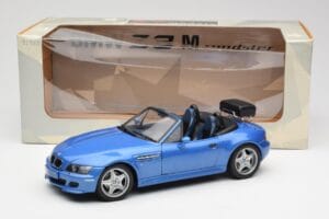 BMW Z3 M Roadster Su Bagažo Lentyna Mėlynas Metalinis UT Models 1:18 20416 Metalas - nuotrauka 8 iš 8