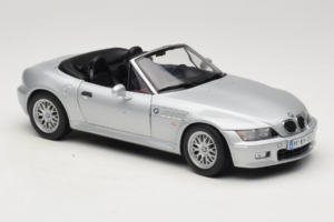 BMW Z3 Roadster 1.8 Sidabrinis Prekybos Atstovų Leidimas UT Models 1:18 80439411712 Metalas - nuotrauka 6 iš 8