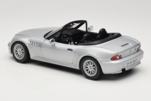 BMW Z3 Roadster 1.8 Sidabrinis Prekybos Atstovų Leidimas UT Models 1:18 80439411712 Metalas - nuotrauka 7 iš 8