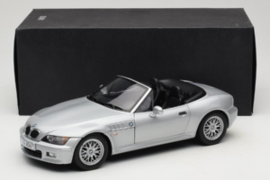 BMW Z3 Roadster 1.8 Sidabrinis Prekybos Atstovų Leidimas UT Models 1:18 80439411712 Metalas - nuotrauka 8 iš 8