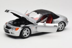 BMW Z3 Roadster 1.8 Sidabrinis UT Models 1:18 20404 Metalas - nuotrauka 2 iš 8