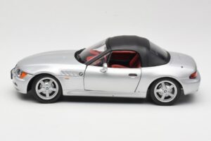 BMW Z3 Roadster 1.8 Sidabrinis UT Models 1:18 20404 Metalas - nuotrauka 4 iš 8
