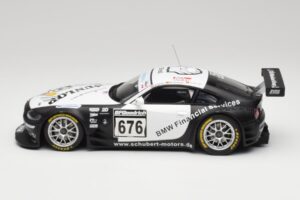 BMW Z4 #676 H. Stuck / J. Hennerici / D. Hurtgen Team Schubert Nürburgring 24 Hours 2006 AUTOart 1:18 80649 Metalas - nuotrauka 3 iš 6