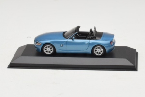 BMW Z4 E85 Kabrioletas Light Blue Metallic Minichamps 1:43 BMW016 Metalas