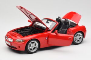 BMW Z4 E85 Roadsteris Raudonas Bburago 1:18 34046 Metalas - nuotrauka 2 iš 8