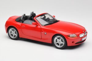 BMW Z4 E85 Roadsteris Raudonas Bburago 1:18 34046 Metalas - nuotrauka 6 iš 8