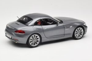 BMW Z4 E89 sDrive 35i Space Grey Metallic Kyosho 1:18 80432147085 Metalas - nuotrauka 3 iš 8