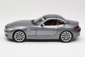 BMW Z4 E89 sDrive 35i Space Grey Metallic Kyosho 1:18 80432147085 Metalas - nuotrauka 4 iš 8