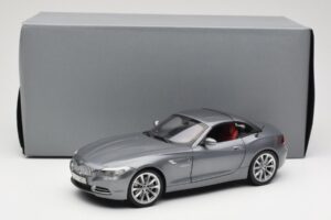BMW Z4 E89 sDrive 35i Space Grey Metallic Kyosho 1:18 80432147085 Metalas - nuotrauka 8 iš 8